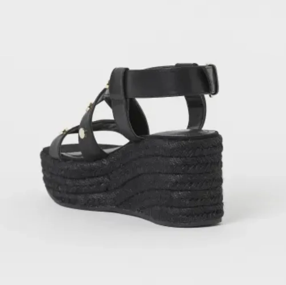 👣H & M York Metal Studded Espadrilles